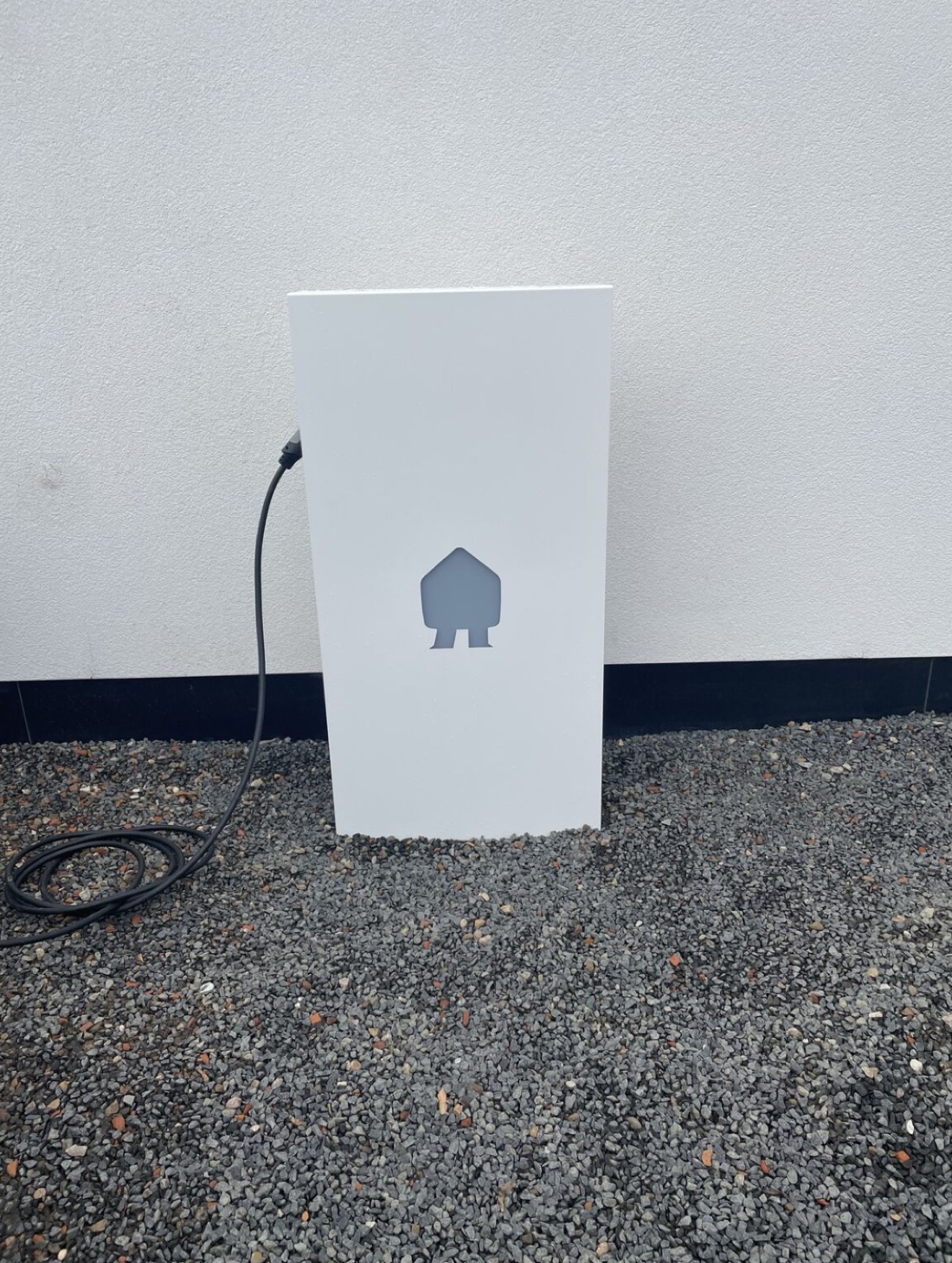Borne de recharge pour véhicule électrique installée
